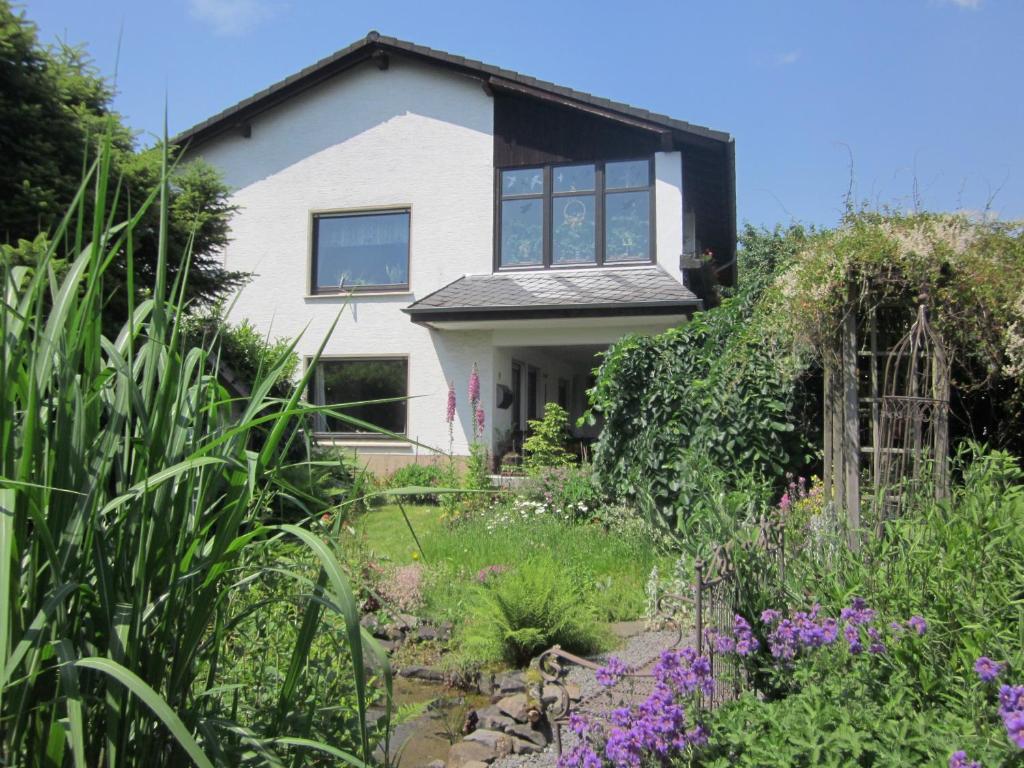 Urlaub im Naturgarten 9 Am Stockhahn, 51702 Bergneustadt