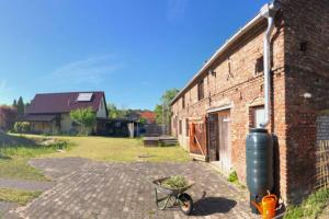 Urlaub in der alten Remise mit großem Garten zwischen See und Wald