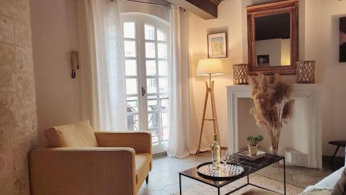 Uzès, au cœur du centre médiéval Le Logis du Consul un bien d'exception du XVIème siècle