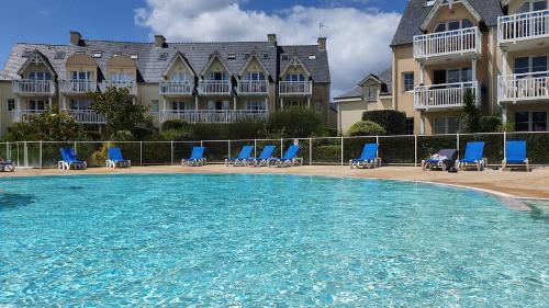 Vacances Ô Cap Coz - Jardin vue mer et piscine - Résidence Cap Azur Fouesnant