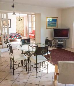 Appartement Val Rive - Brandily Apartment Val Rive, 1 Quai du Val de Rance 22100 Dinan Bretagne