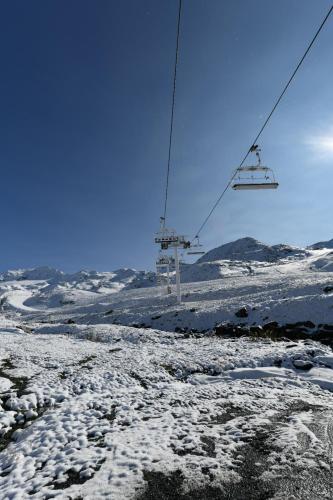 Val Thorens Temple of the Sun - ski in, ski out