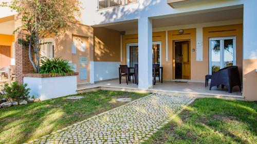Vale da Ribeira 2BDR House W/ Pool by LovelyStay