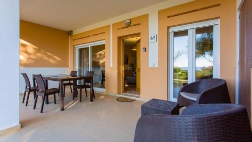 Vale da Ribeira 2BDR House W/ Pool by LovelyStay