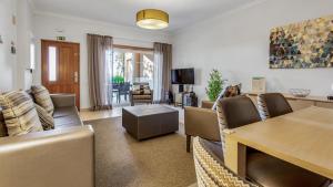 Vale da Ribeira 2BDR House W/ Pool by LovelyStay