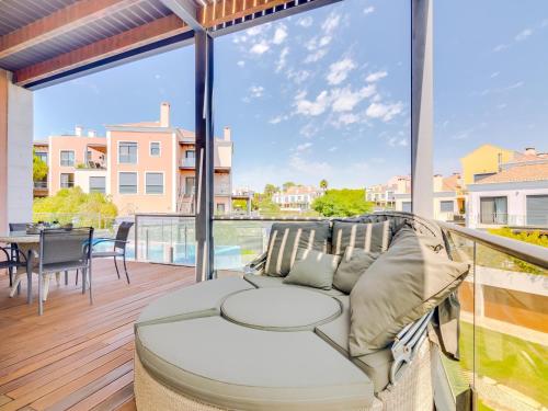 Vale do lobo, 'Golf by the Pool' 2 bedroom apartment