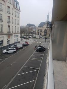 Appartement Valenciennes superbe appartement 50 m de la gare 10 Rue des Monnayeurs 59300 Valenciennes Nord-Pas-de-Calais