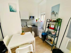 Appartement ''Valerio''T2 cosy et calme avec vue sur cour 57 Rue Montmorency 34200 Sète Languedoc-Roussillon