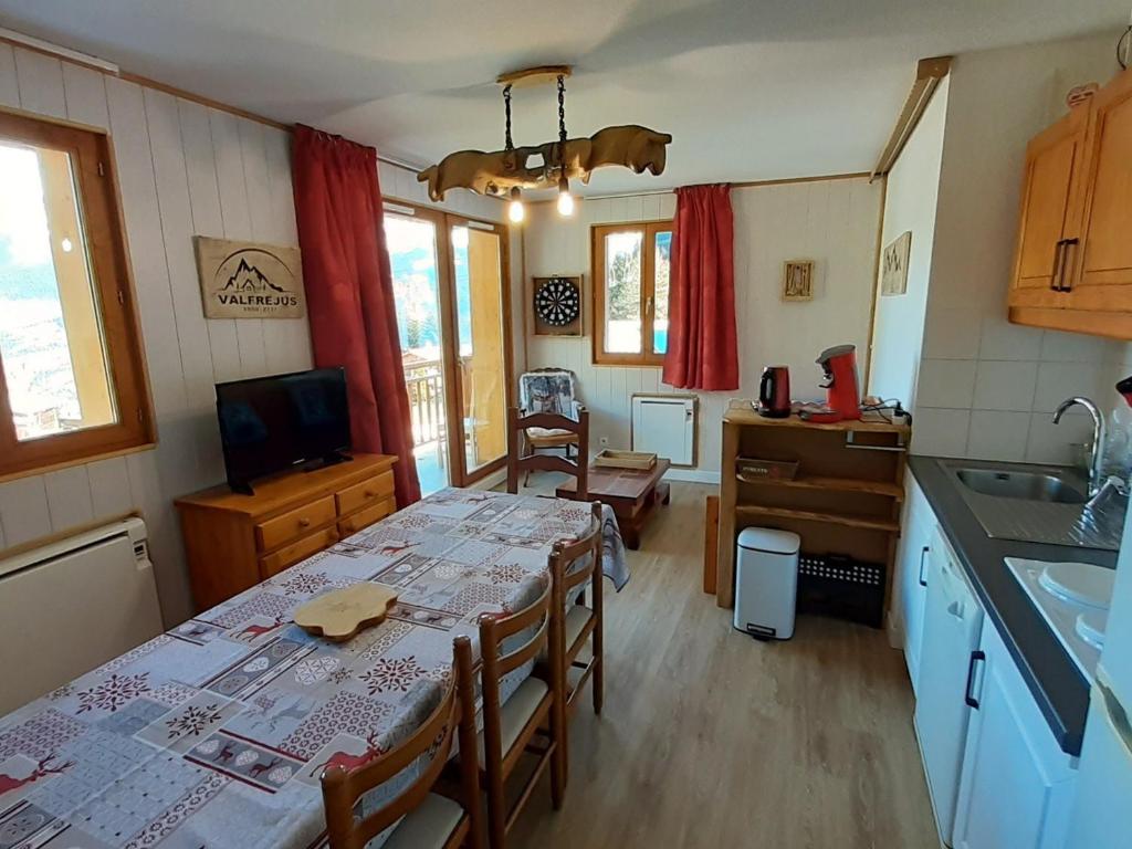 Appartement Appartement Valfréjus, 4 pièces, 8 personnes - FR-1-265-328 Rue du petit arrondaz, 73500 Modane