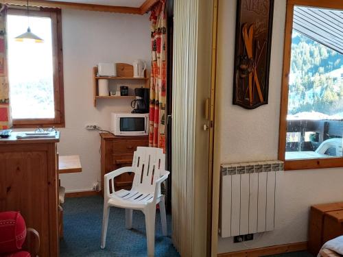 Appartement Appartement Valmorel, 1 pièce, 4 personnes - FR-1-356-391 HAMEAU FORET Le Caillou CAI 016 Les Avanchers