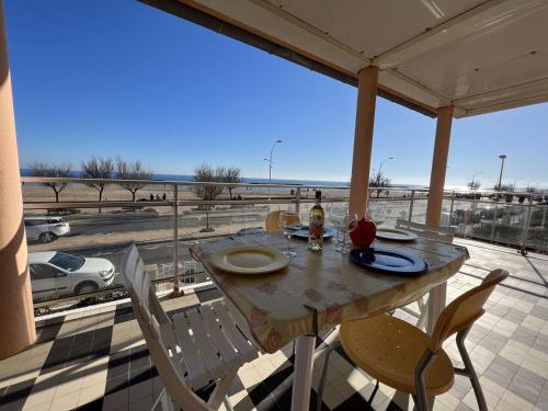 Appartement Appartement Valras-Plage, 4 pièces, 6 personnes - FR-1-701-59 120 BOULEVARD JEAN MOULIN AU 1ER ÉTAGE Valras-Plage