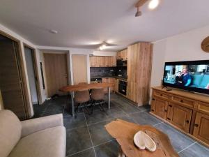Vars-Les-Claux / T1 av. Espace Ext.30m2- 2 Parking