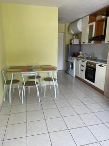 VASTE 2 PIECES / TERRASSE/ GARAGE PRIVE/ BORD DE MER