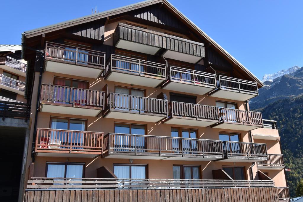 Appartement VAUJANYLOCATIONS - COCHETTE 1 APT 2 Place de la Fare 38114 Vaujany