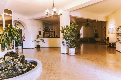 Vaumar Pool & Beach Apartment (500m beach)