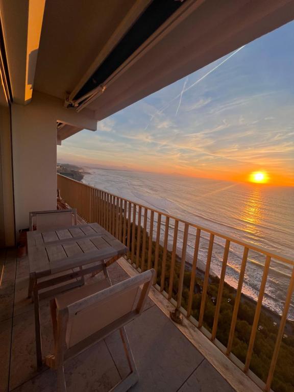 Appartement Veesta - Oceanfront penthouse with workstations 47 Perspective de la Côte des Basques 64200 Biarritz