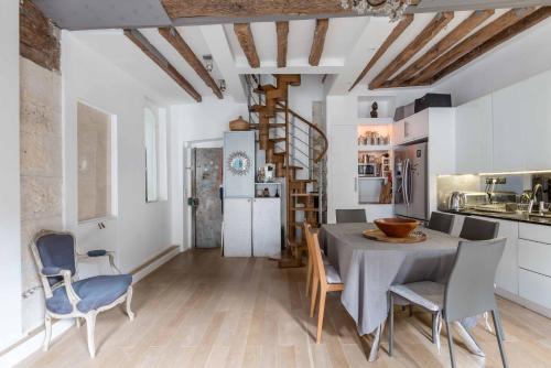 Veeve - Artistic Excellence in the Marais