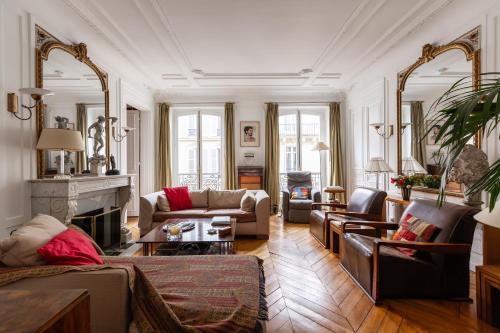 Veeve - Artistic in Pigalle