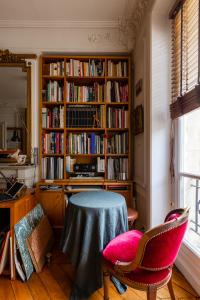 Veeve - Artistic in Pigalle
