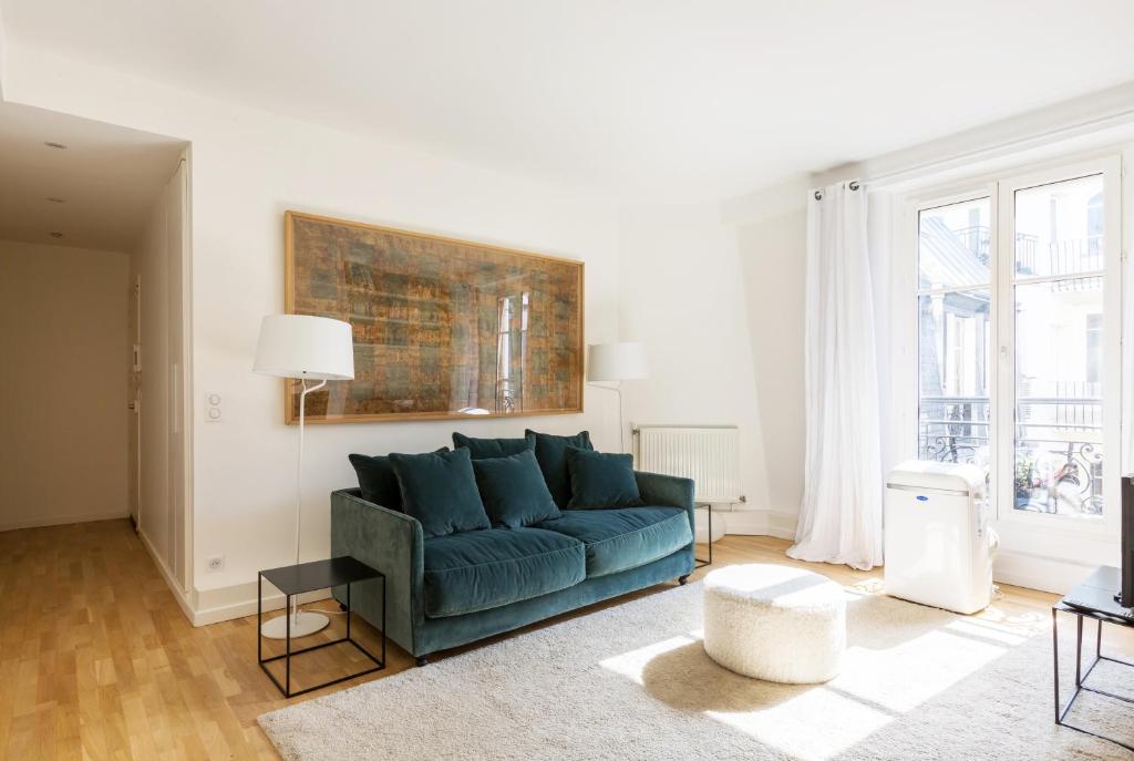 Appartement Veeve - Crisp Whites in the 16th rue Copernic 75116 Paris