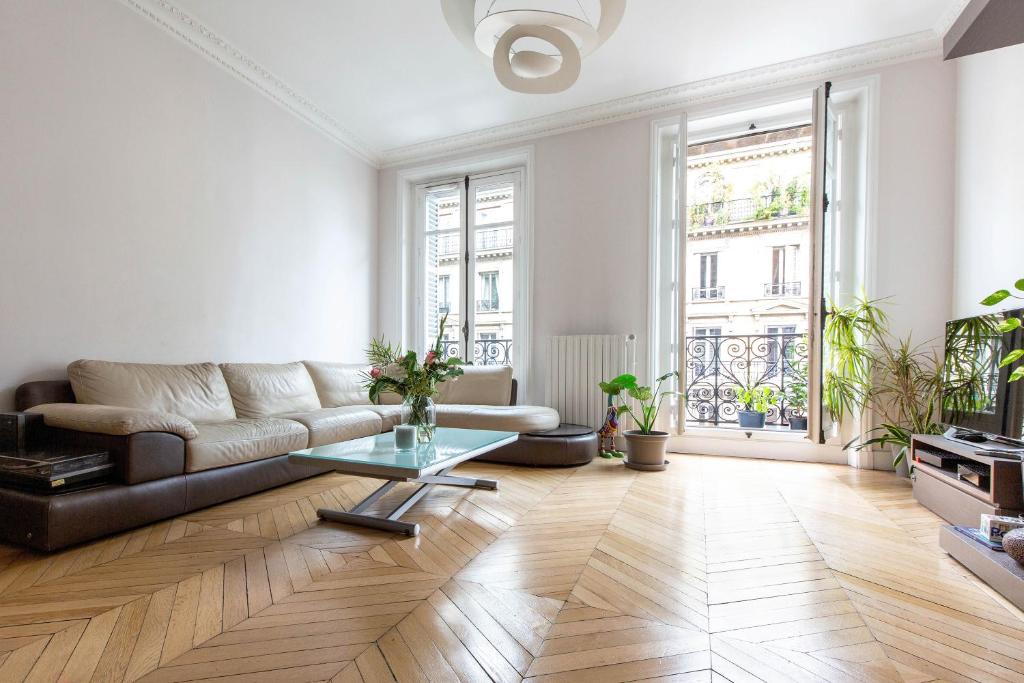 Appartement Veeve - Haussmannian Light near Galeries LaFayette rue de rome 75008 Paris