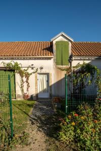 Appartement venez respirer au coeur de la Charente Maritime 12 Rue des Trois Ponts 17700 Saint-Germain-de-Marencennes -1