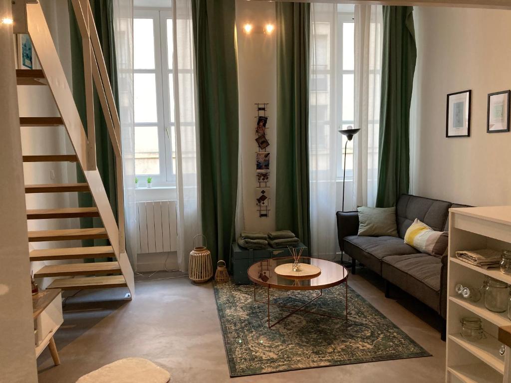 Appartement Vert d eau Vieux Lyon 33 Quai Fulchiron 69005 Lyon