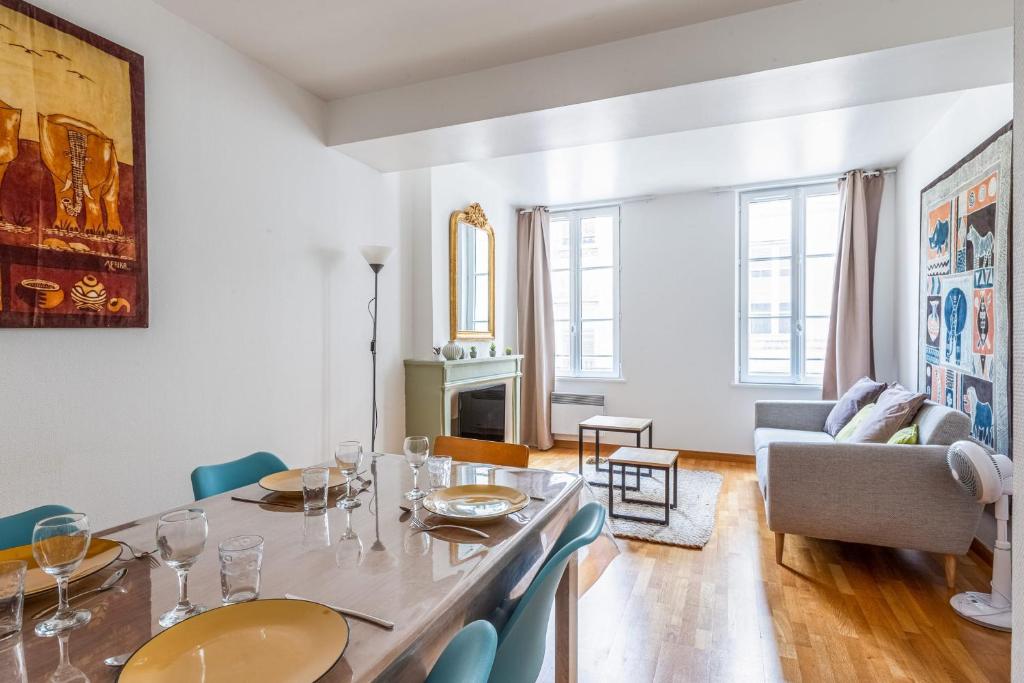 Appartement Very beautiful apartment in the heart of La Rochelle - Welkeys 8 Rue de la Grosse Horloge 17000 La Rochelle