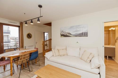Very bright 66m with balcony
