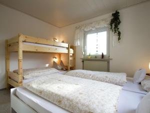 Very bright friendly apartment with large roof terrace