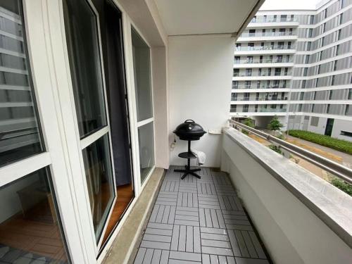 Very central (6 min walking from AlexanderPlatz)
