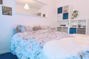 Very cozy and calm studio close to Champs-Elysées
