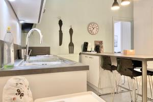 Very nice bourgeois apartment for 6 StationTram #J0