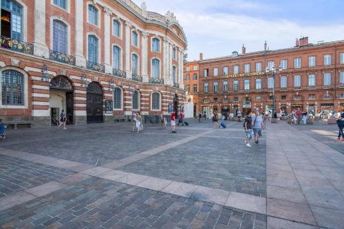 Very nice duplex located on the main square - Toulouse - Welkeys
