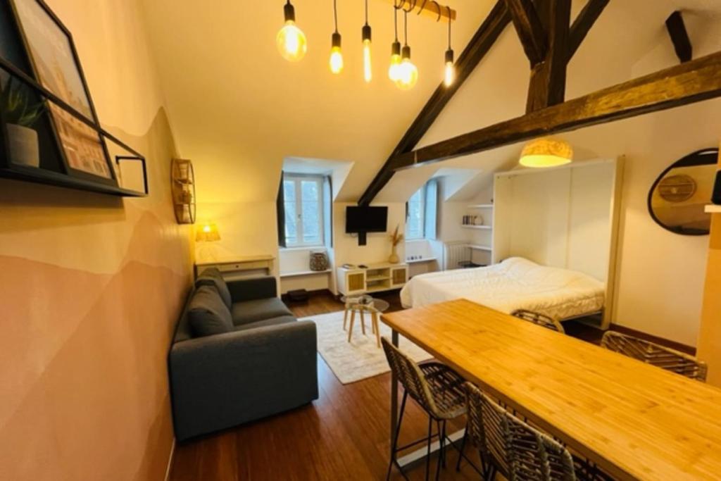 Appartement Very nice studio for 2 in the heart of Vannes 6 Rue Thomas de Closmadeuc 56000 Vannes