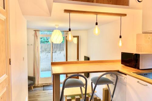 Very pleasant studio on the ground floor with 2 small terraces #AY