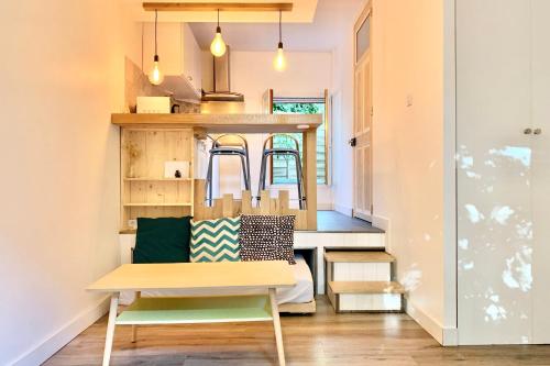 Very pleasant studio on the ground floor with 2 small terraces #AY