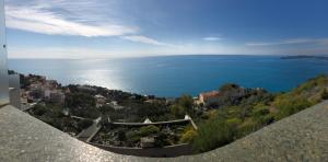 Viangella - Dramatic sea view! Top floor 2km to Monaco