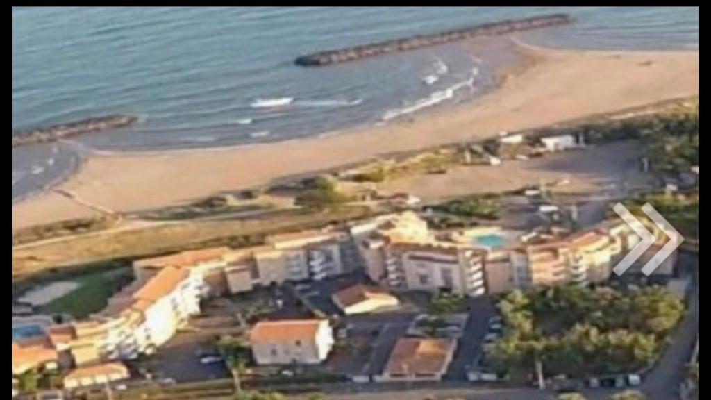 Vias Plage : résidence sécurisée bord de mer Résidence les sables d’or. 3 étages 172 avenue de la plage, 34450 Vias