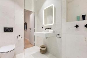 Vibrant 2 Bedroom Apartment in Paris