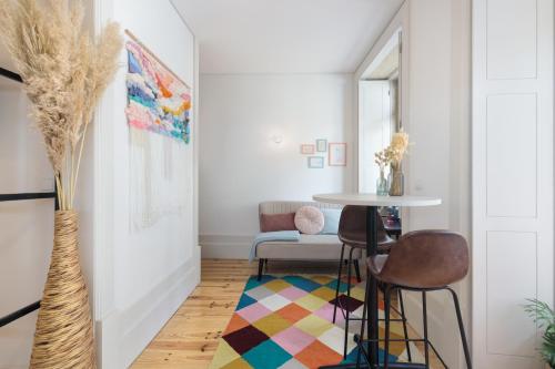 Vibrant flat by São Bento w/balcony - Loureiro140