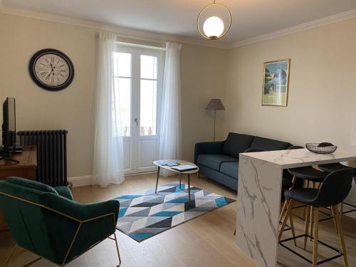 Appartement Appartement Vichy, 2 pièces, 2 personnes - FR-1-489-364 1 Place de la Victoire Vichy