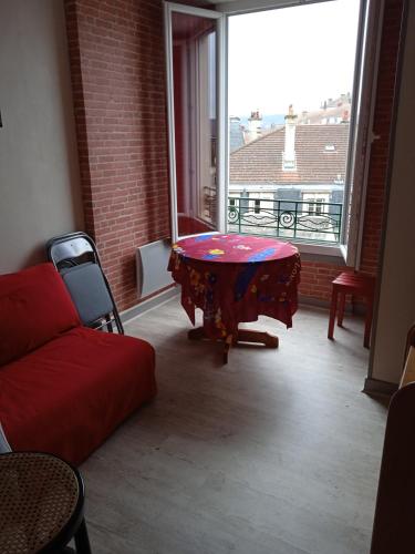 Appartement VICHY - Meublé coquet 2 pièces - Centre ville 12 Rue Source de l'Hôpital n°412 03200 Vichy Auvergne