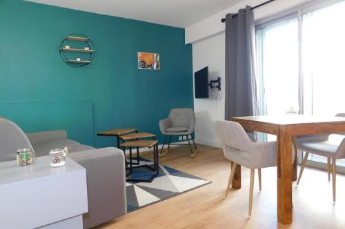 Victoria Studio close to the beach and festival palace