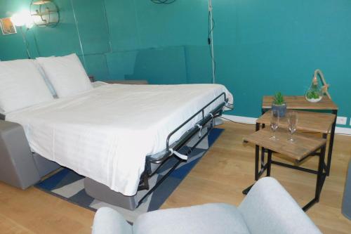 Victoria Studio close to the beach and festival palace