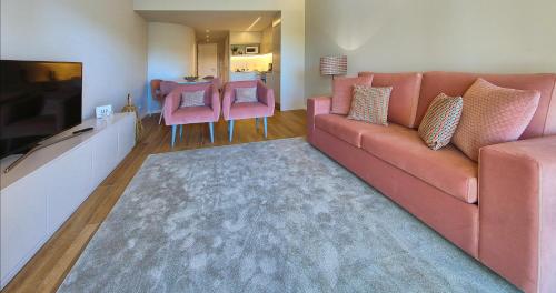 Victory Village 18E