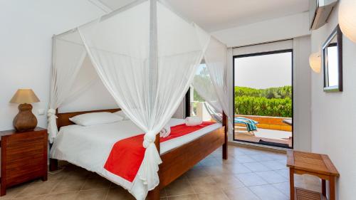 Victory Village Quinta do Lago - Spacious 2 Bed / 3 Bath Apartment