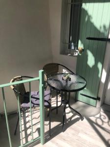 Vieil Antibes, ravissant 2p avec petite terrasse