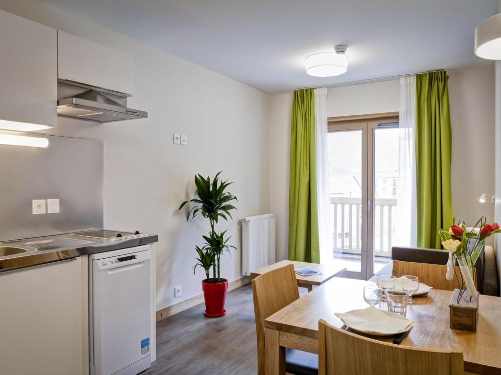 Vieille Ville 2 - La Petite Maison à Safranier, 2 bedrooms, max 4 adults and 2 kids 06600 Antibes