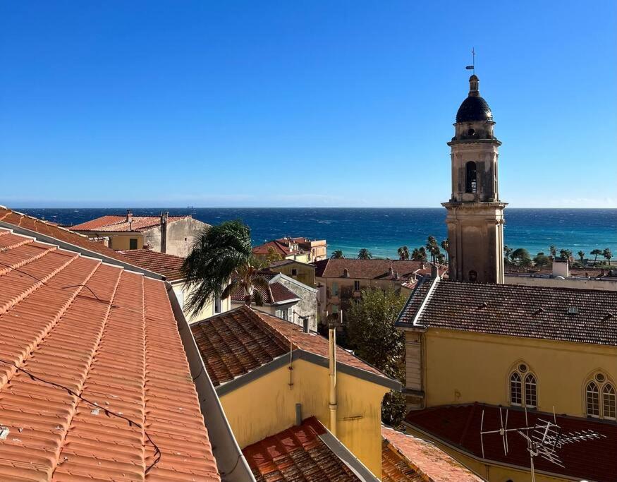 Appartement Vieille ville de Menton - vue mer - tout à pieds Chez Jo - Lot 8 au 3ème étage 9 Impasse des Capucins 06500 Menton